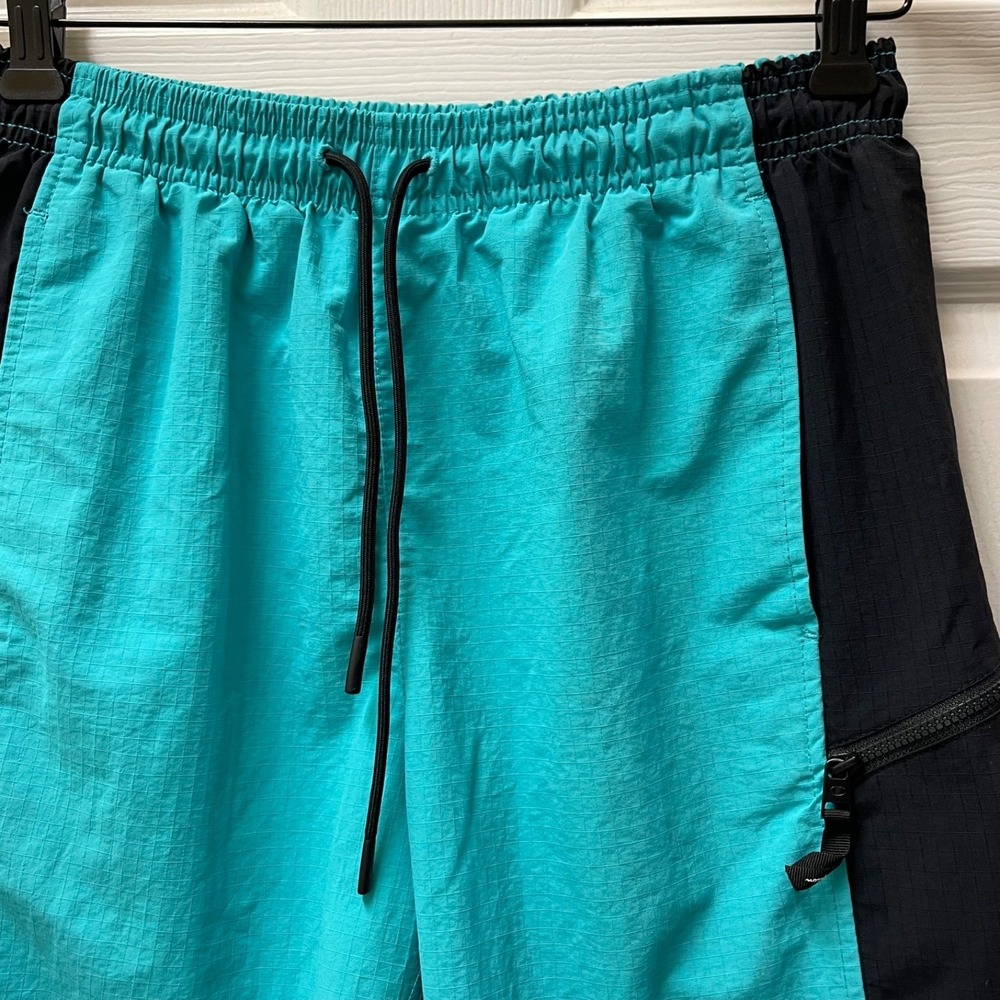 Champion Mens‎ Size Small Shorts Hybrid Script Logo Water Wind Resistant Pockets